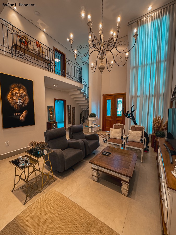 Sobrado, 3 quartos, 355 m² - Foto 1